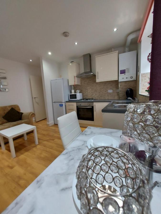 Lux Apartment In Gatwick Crawley  Exterior foto